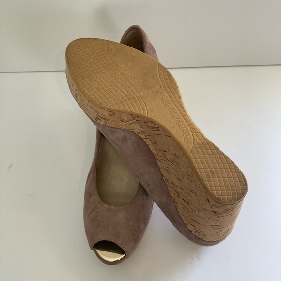 Stuart Weitzman ‘Anna’ Peep Toe Wedge - Picture 11 of 13